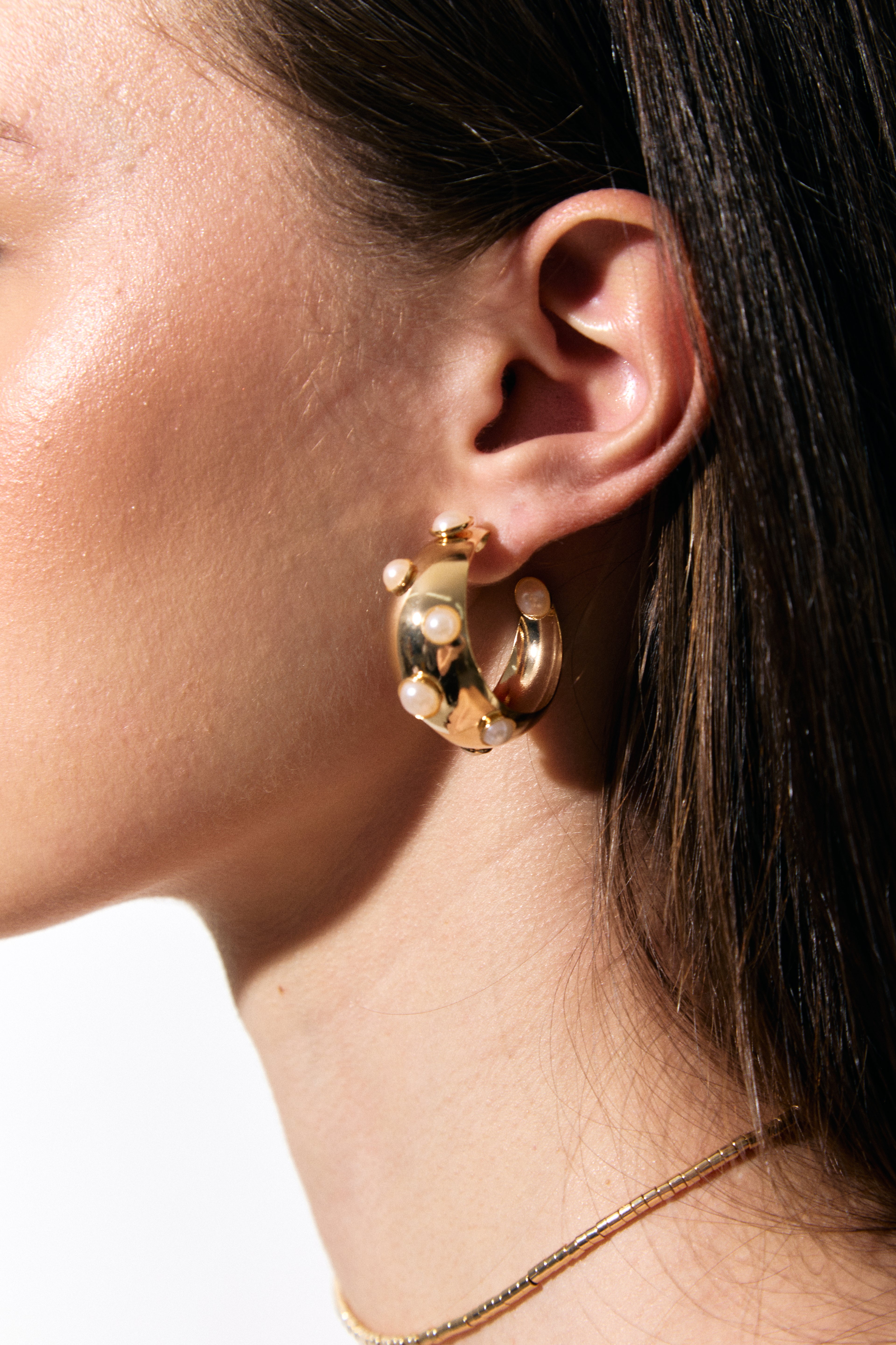 Amelie Pearl Hoop